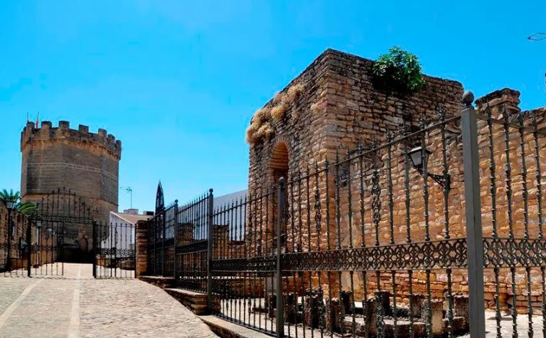 Murallas y Torre de Boabdil, Spain